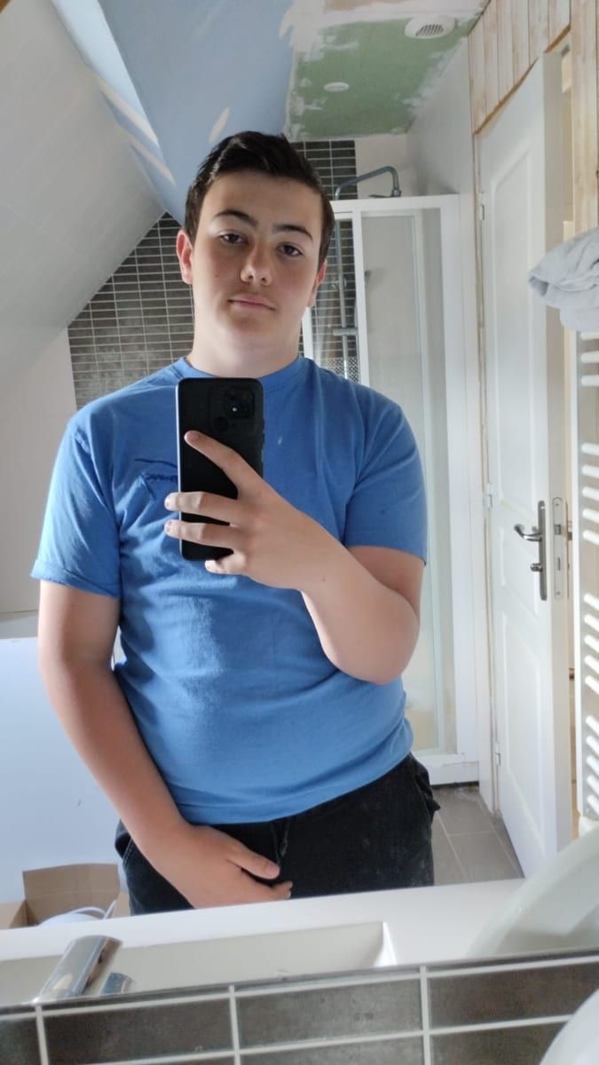 Profil de Sofiene, 26 ans, Annonces gay arabe à St-Sulpice NE (Neuchâtel)