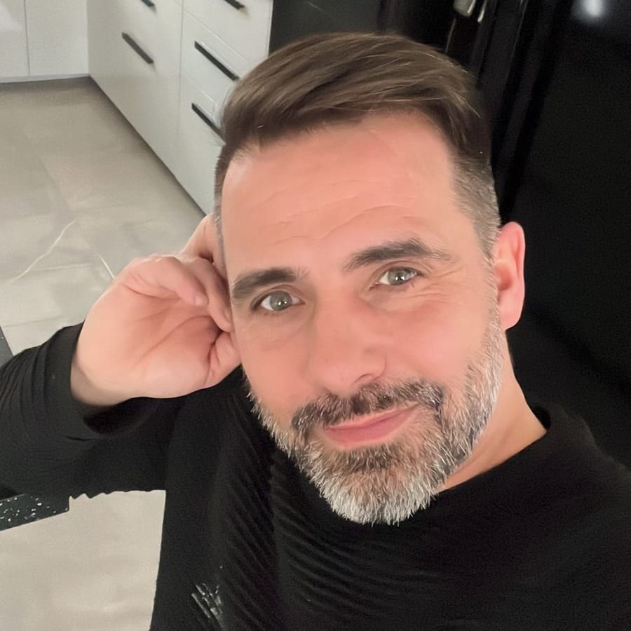 Profil de Jonel, 26 ans, Annonces gay arabe à Le Landeron (Neuchâtel)