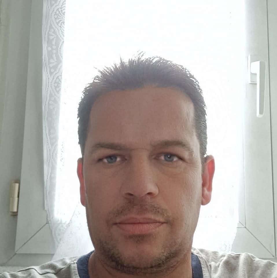 Profil de Kolia, 44 ans, Annonces gay arabe à Bevaix (Neuchâtel)