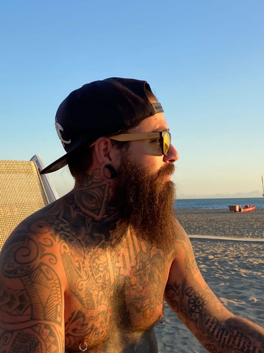 Profil de Aleksy, 31 ans, Annonces gay arabe à Les Verrières (Neuchâtel)