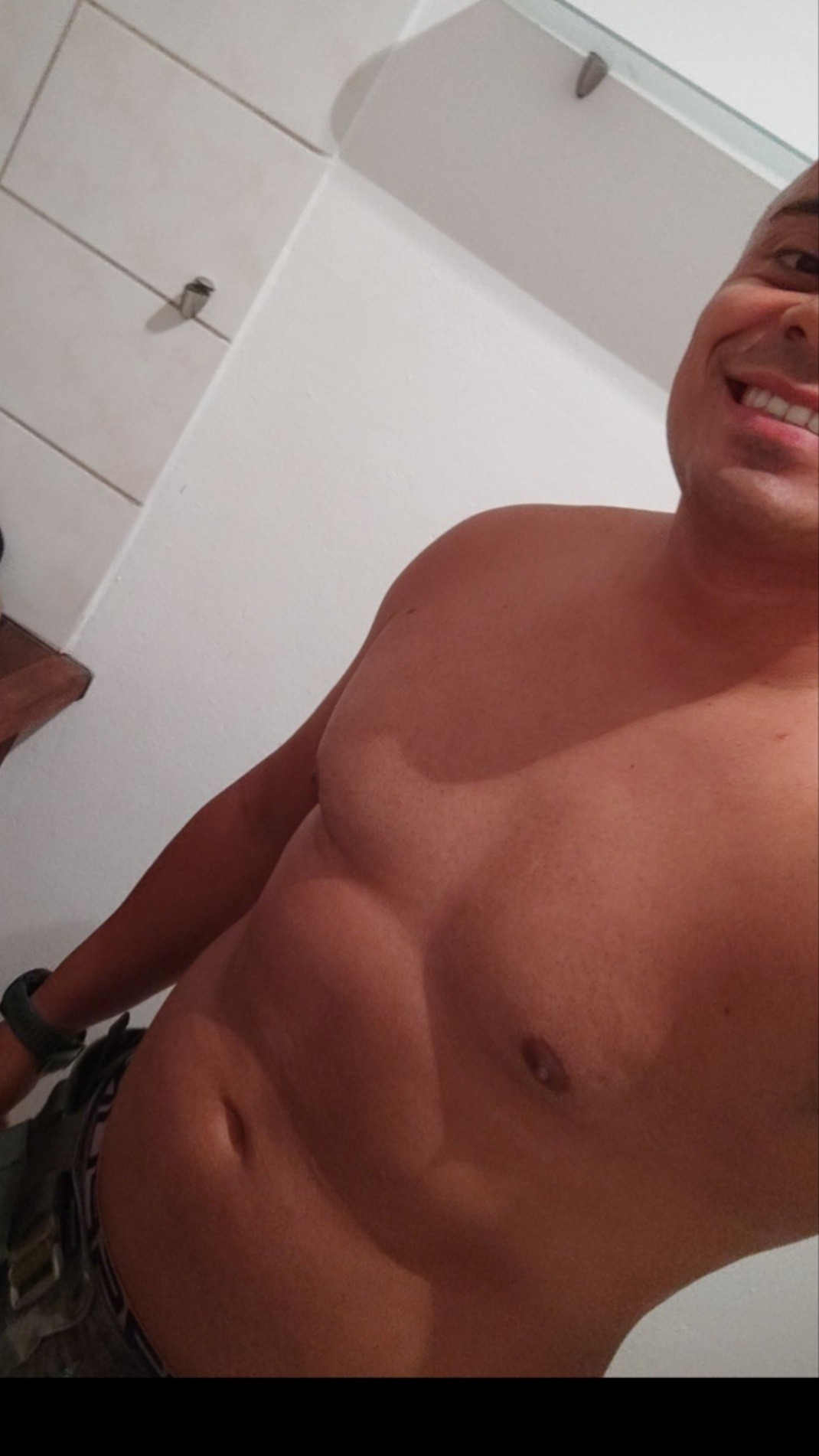 Profil de Haroune, 32 ans, Annonces gay à Fenin (Neuchâtel)