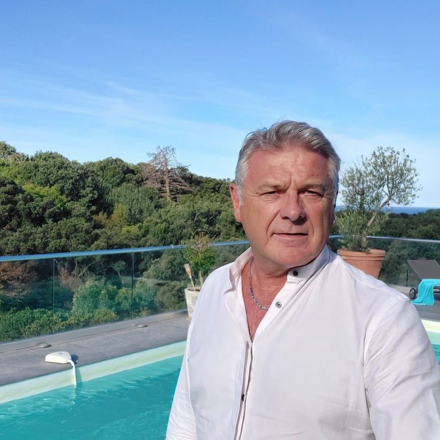 Profil de Julien, 40 ans, Annonces gay arabe à Les Vieux-Prés (Neuchâtel)