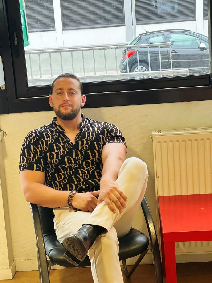 Profil de Mouslim, 24 ans, Annonces gay à Les Brenets (Neuchâtel)