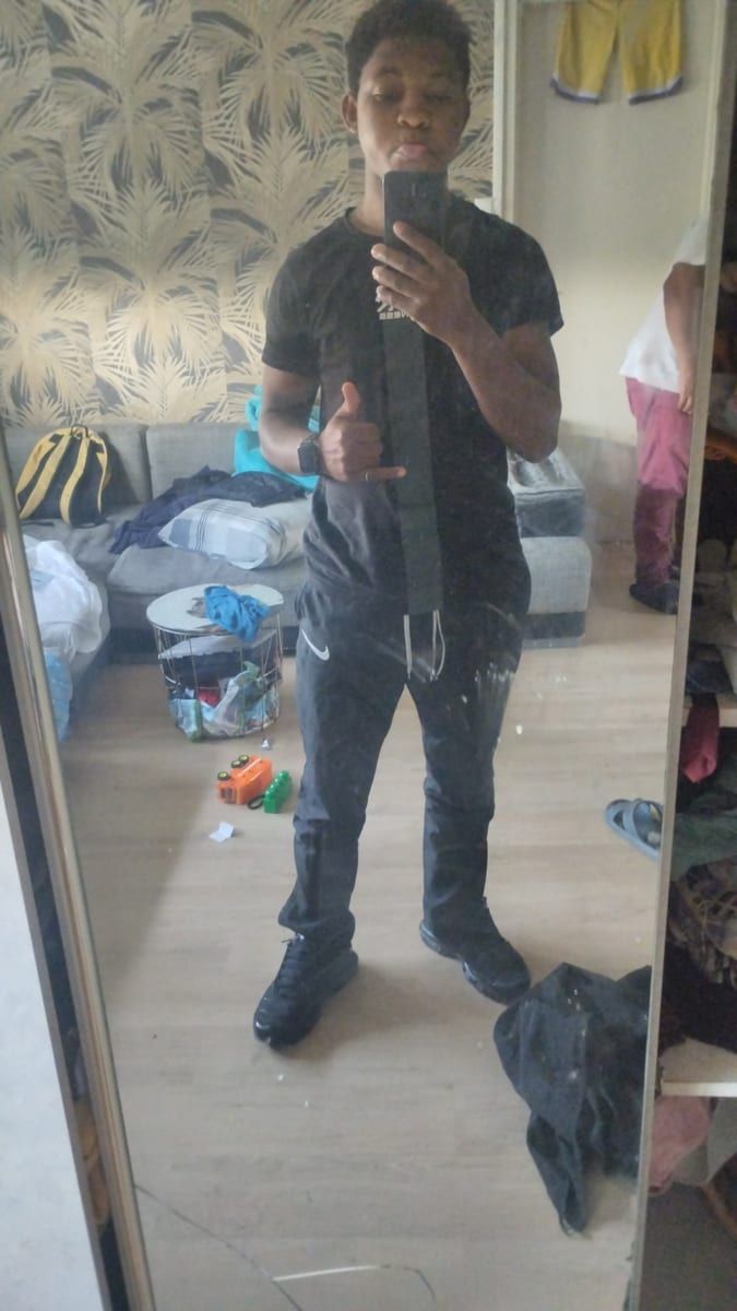 Profil de Ylhann, 37 ans, Annonces gay black à Les Bayards (Neuchâtel)