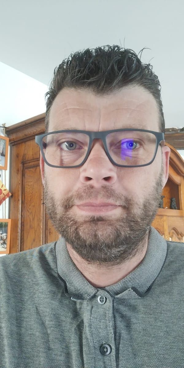 Profil de Frandy, 43 ans, Annonces gay à Champ-du-Moulin (Neuchâtel)