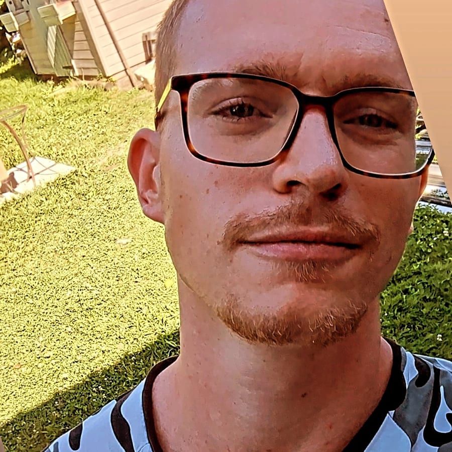 Profil de Rick, 44 ans, Annonces gay à Les Hauts-Geneveys (Neuchâtel)