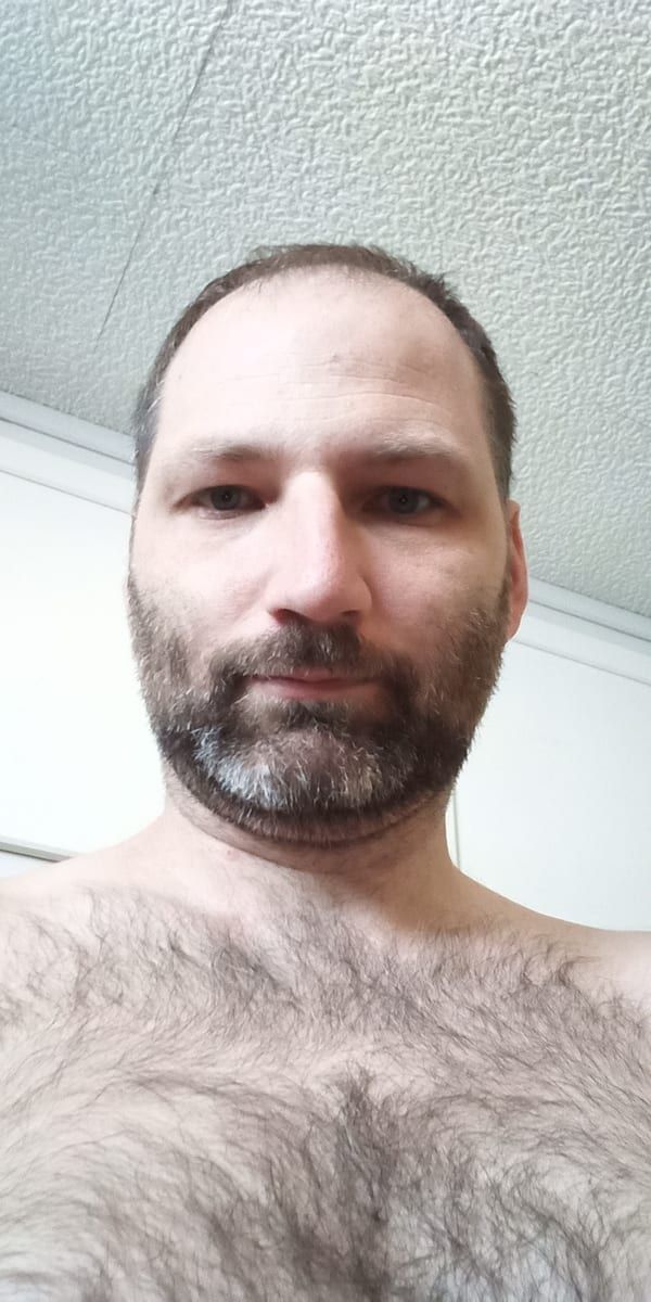 Profil de Victorio, 41 ans, Annonces gay arabe à Enges (Neuchâtel)