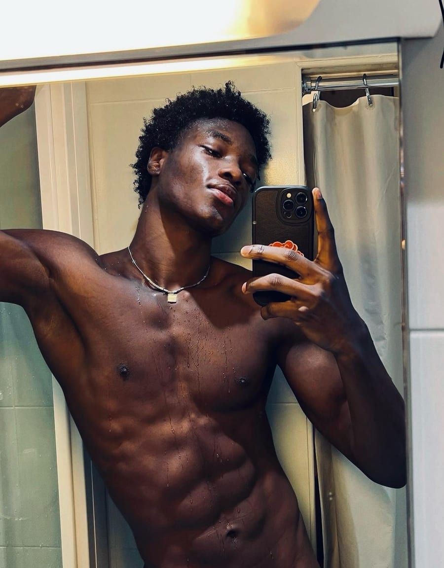 Profil de Eliacin, 24 ans, Annonces gay arabe à Boveresse (Neuchâtel)