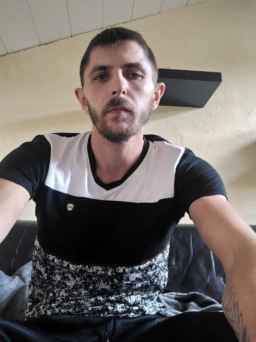 Profil de Ilyesse, 38 ans, Annonces gay à La Châtagne (Neuchâtel)