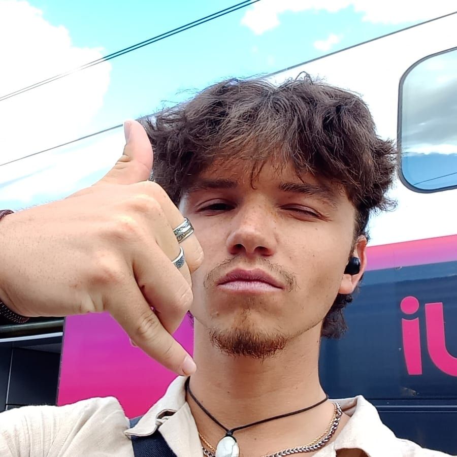 Profil de Rouan, 22 ans, Annonces gay arabe à St-Aubin-Sauges (Neuchâtel)