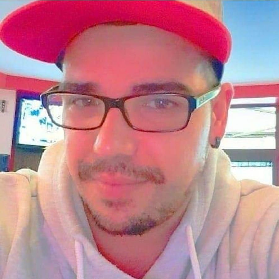 Hani - Annonces gay arabe à La Chaux-de-Fonds Profil de Hani, 30 ans, Annonces gay arabe à La Chaux-de-Fonds (Neuchâtel)