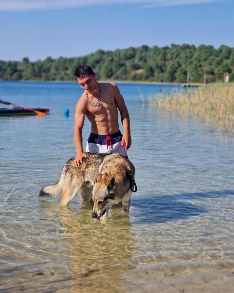 Profil de Avedis, 28 ans, Annonces gay à Les Verrières (Neuchâtel)