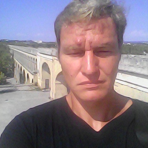 Profil de Enis, 25 ans, Annonces gay arabe à Fretereules (Neuchâtel)