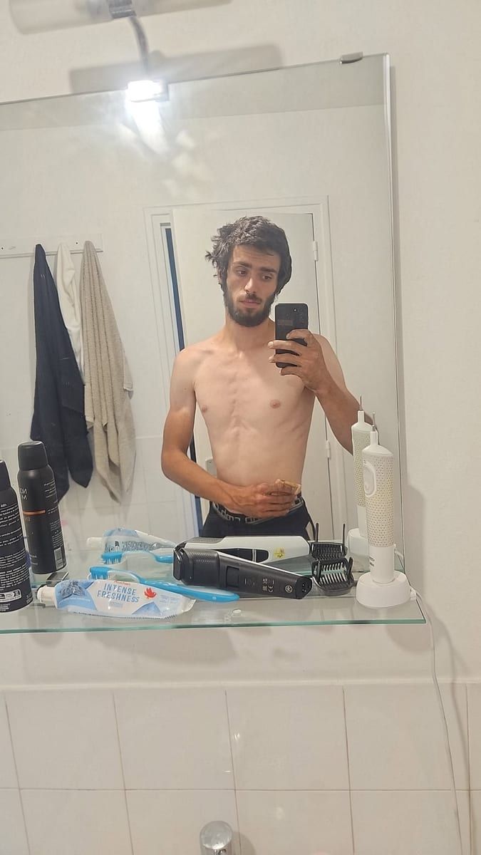 Profil de Moïse, 40 ans, Annonces gay à Mont-de-Buttes (Neuchâtel)