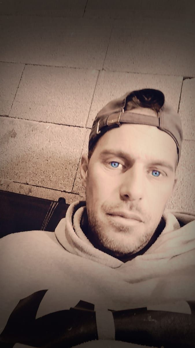 Profil de Otmane, 44 ans, Annonces gay à Vaumarcus (Neuchâtel)