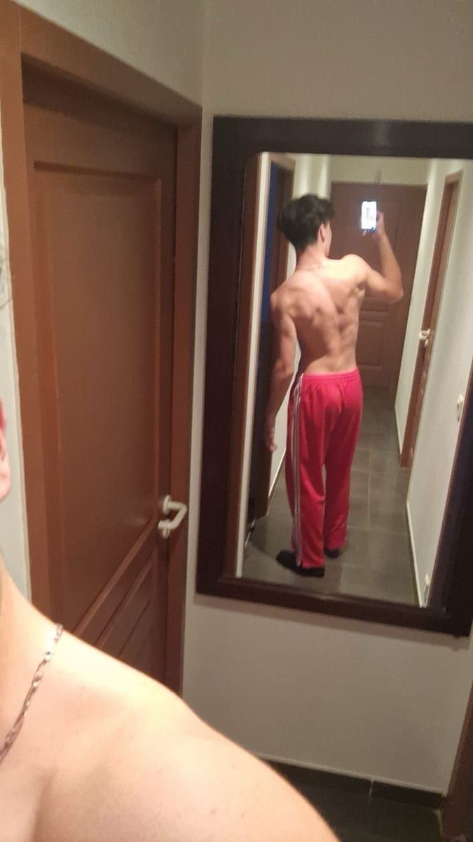 Jorrys - Annonces gay arabe à La Chaux-de-Fonds Profil de Jorrys, 29 ans, Annonces gay arabe à La Chaux-de-Fonds (Neuchâtel)